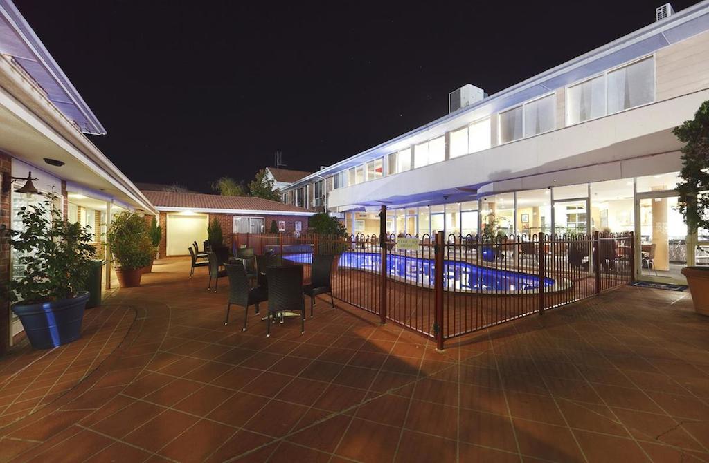 Ibis Styles Camberra Exterior foto