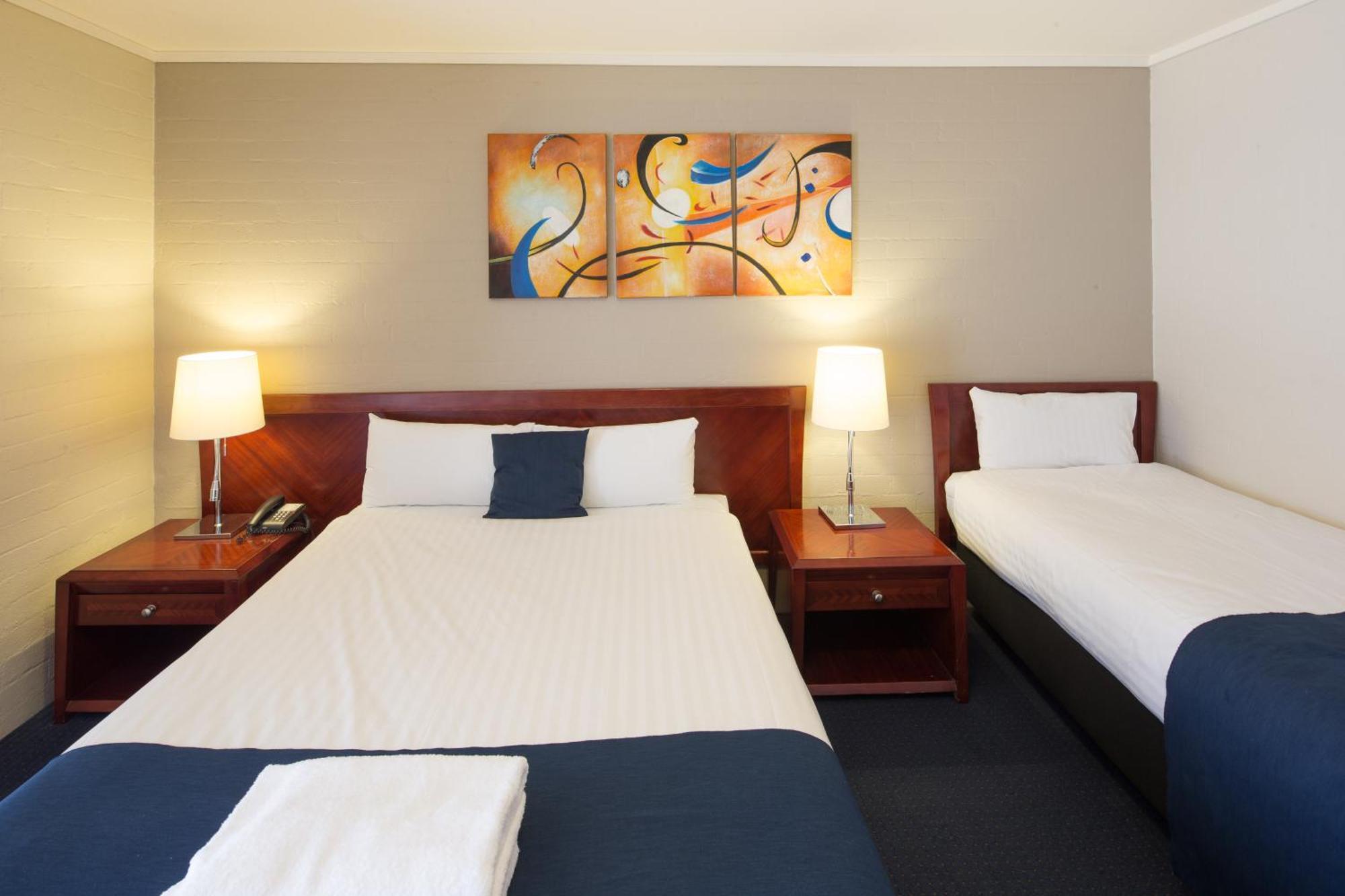 Ibis Styles Camberra Exterior foto
