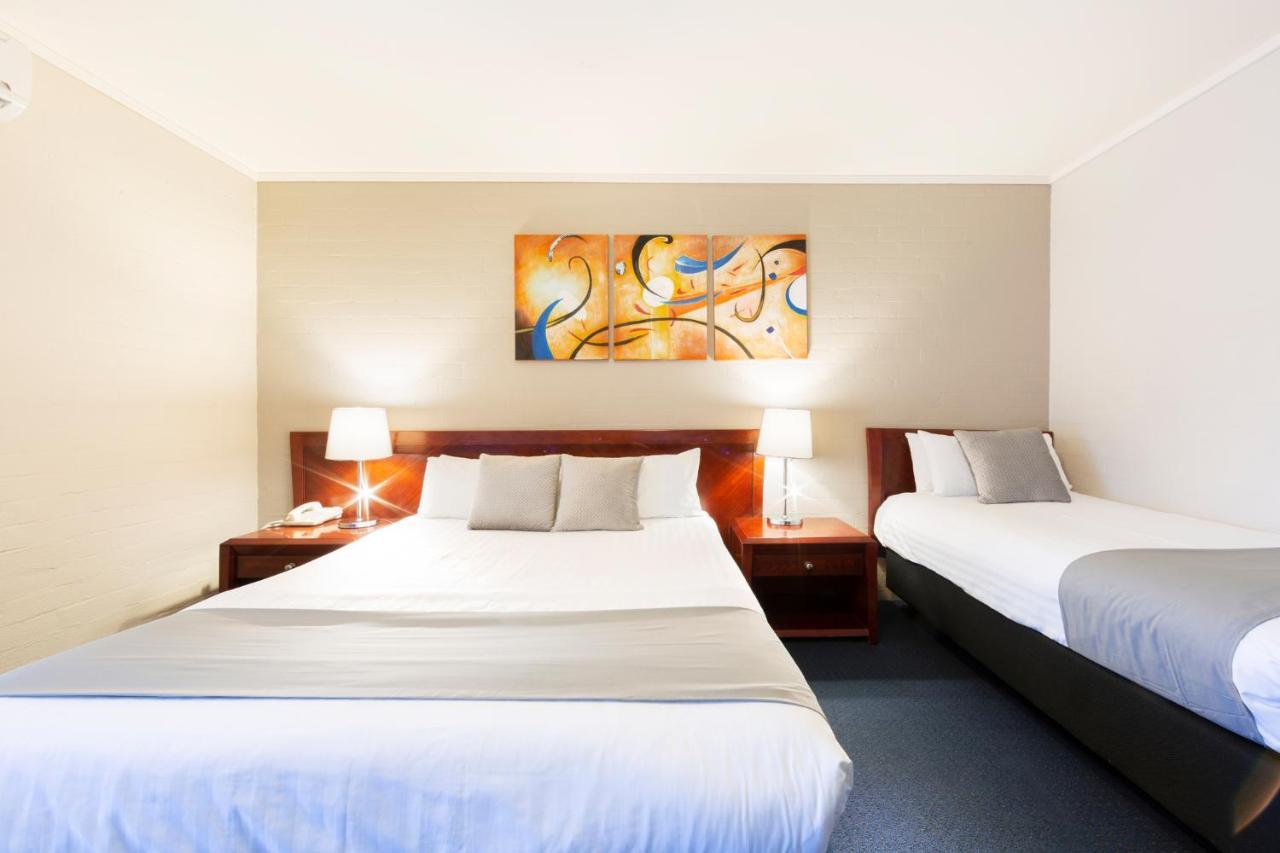 Ibis Styles Camberra Exterior foto